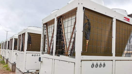 養(yǎng)鴨場(chǎng)老板：熱泵供暖溫度高，費(fèi)用比燒煤還省！